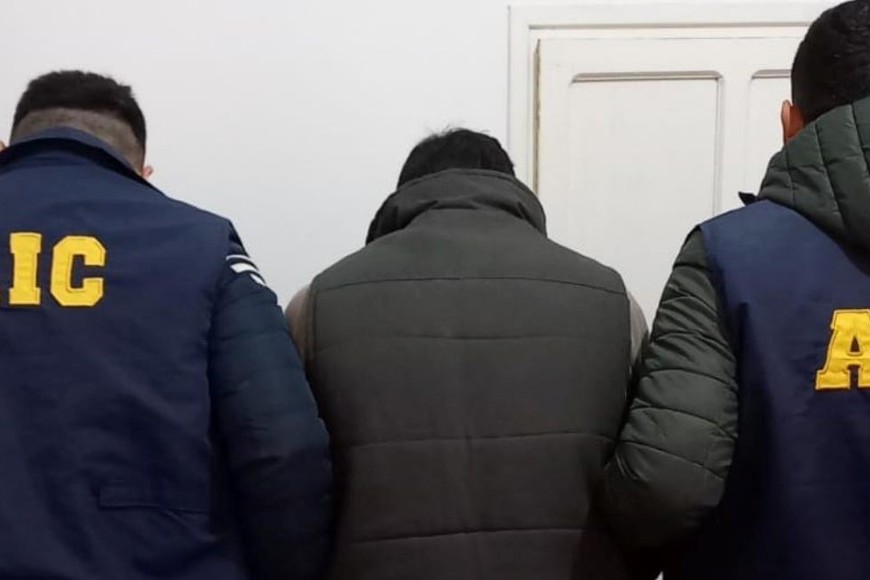 El acusado quedó detenido el mismo viernes, cuando efectivos de la AIC del departamento San Javier allanaron su casa. Crédito: Prensa AIC