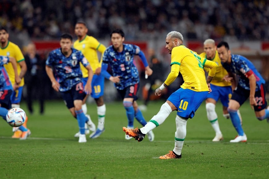 Soccer Football - International friendly - Japan v Brazil - Japan National Stadium, Tokyo, Japan - June 6, 2022
Brazil's Neymar scores their first goal from the penalty spot REUTERS/Issei Kato