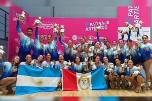 HAY EQUIPO. Este es el grupo de Vanguardia que en San Juan se consagró subcampeón en la categoría Show Large Sénior Internacional con la coreografía “Mary Poppins”. Crédito: Gentileza