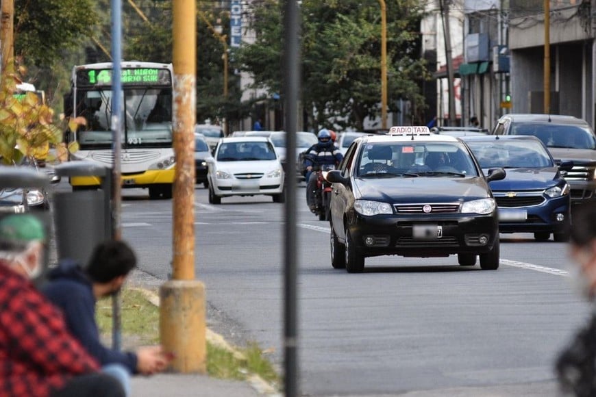 Las empresas de taxis y remises sostienen que el pedido se debe a los incrementos en el valor de los combustibles y costos de mantenimiento de los vehículos. Crédito: Archivo El Litoral / Pablo Aguirre
