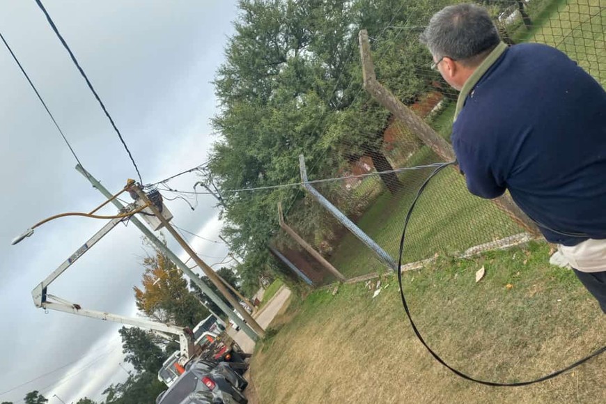 El municipio indicó que faltan colocar unos 300 metros de cable de aluminio. Foto: 
Gentileza