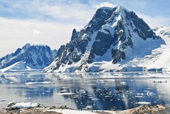 Por primera vez, hallaron microplásticos en la nieve caída en la Antártida
