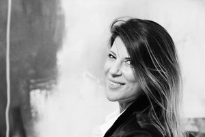 La chovetense Betiana Bradas presenta “Profundo” en Europa.  La artista santafesina, expone su nueva obra en la galería CasaSur de Madrid.