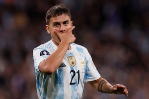 Paulo Dybala sueña con tener un lugar entre los convocados de Argentina para el mundial. Foto: Reuters