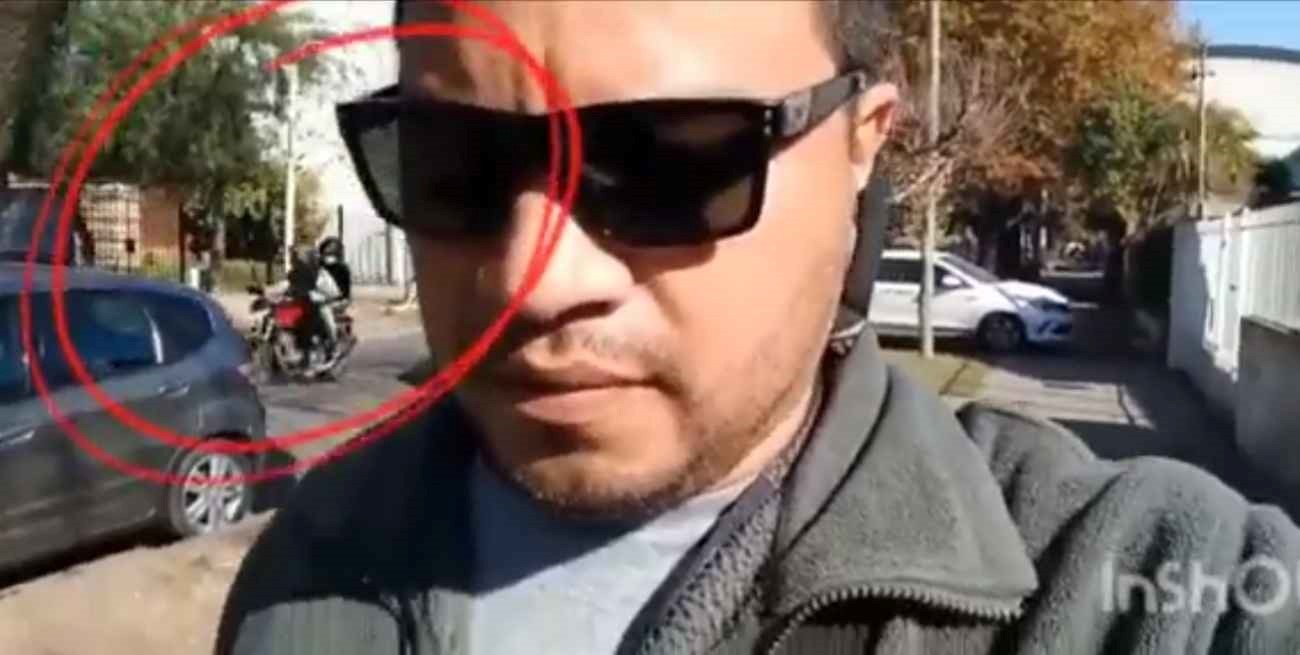 Video: grababa un vlog para YouTube en la calle y sufrió el asalto de dos motochorros