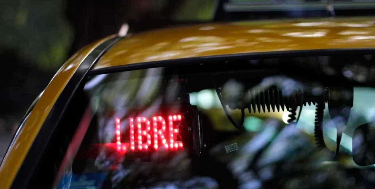 Se tomó un taxi de Buenos Aires a Rosario, le salió $ 41.200 y se negó a pagarlo