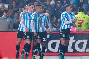 "La Acadamia" venció por 2-0 al "Fortín".