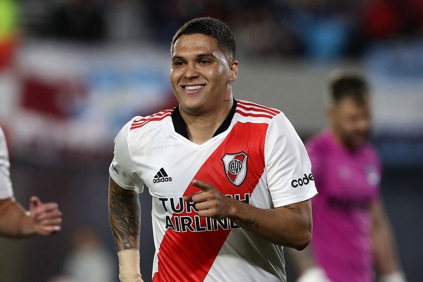 Juanfer llega tras un breve paso en su país natal