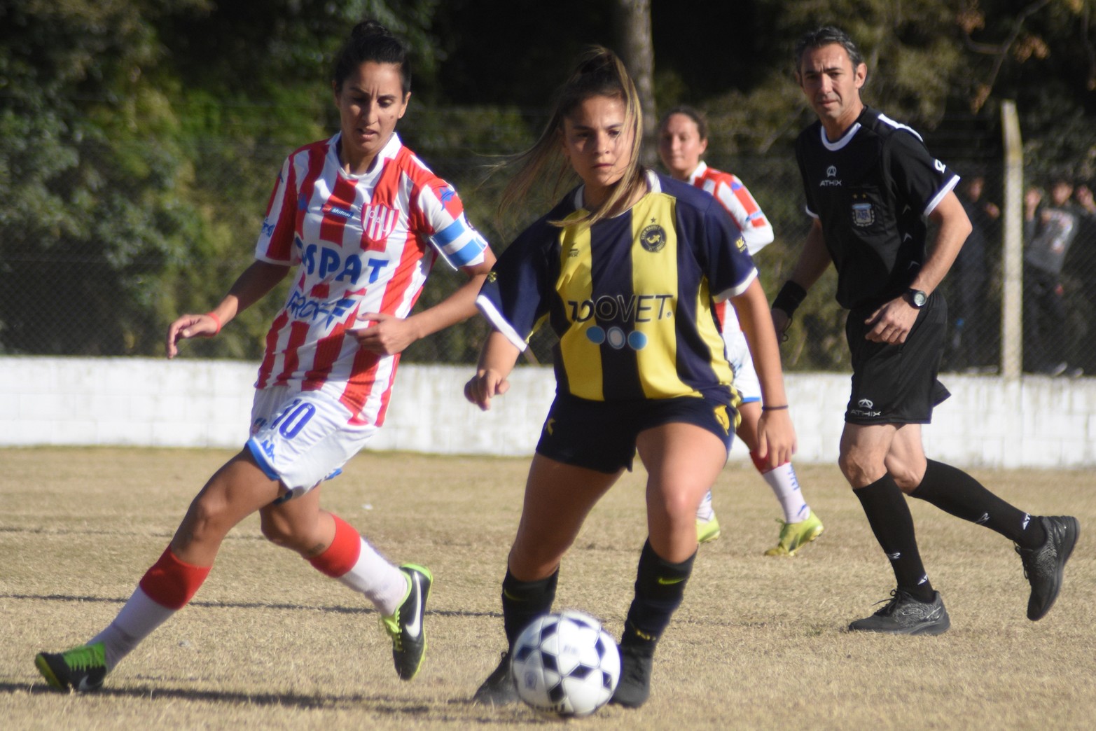 Unión le ganó 4 a 1 a El Quilla en la rama femenina de fútbol.  Representará la liga santafesina en la Copa Santa Fe