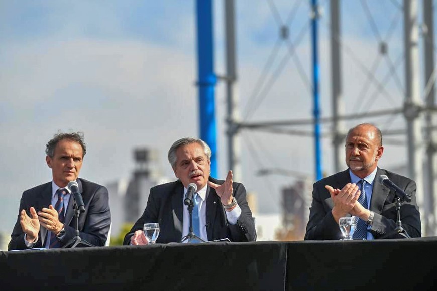 Katopodis, Fernández y Perotti en la ciudad de Santa Fe el 19 de junio de 2022.