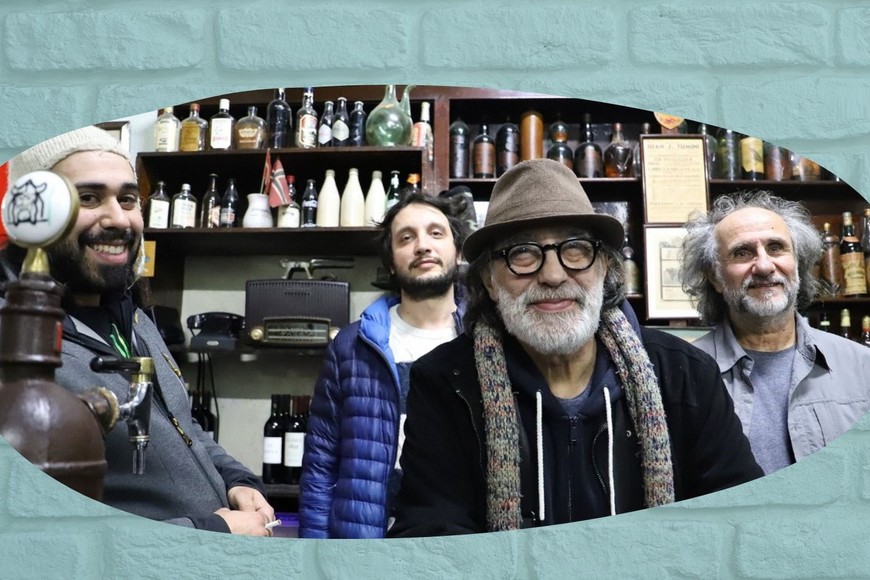 Cantautor porteño Alejandro del Prando y su grupo