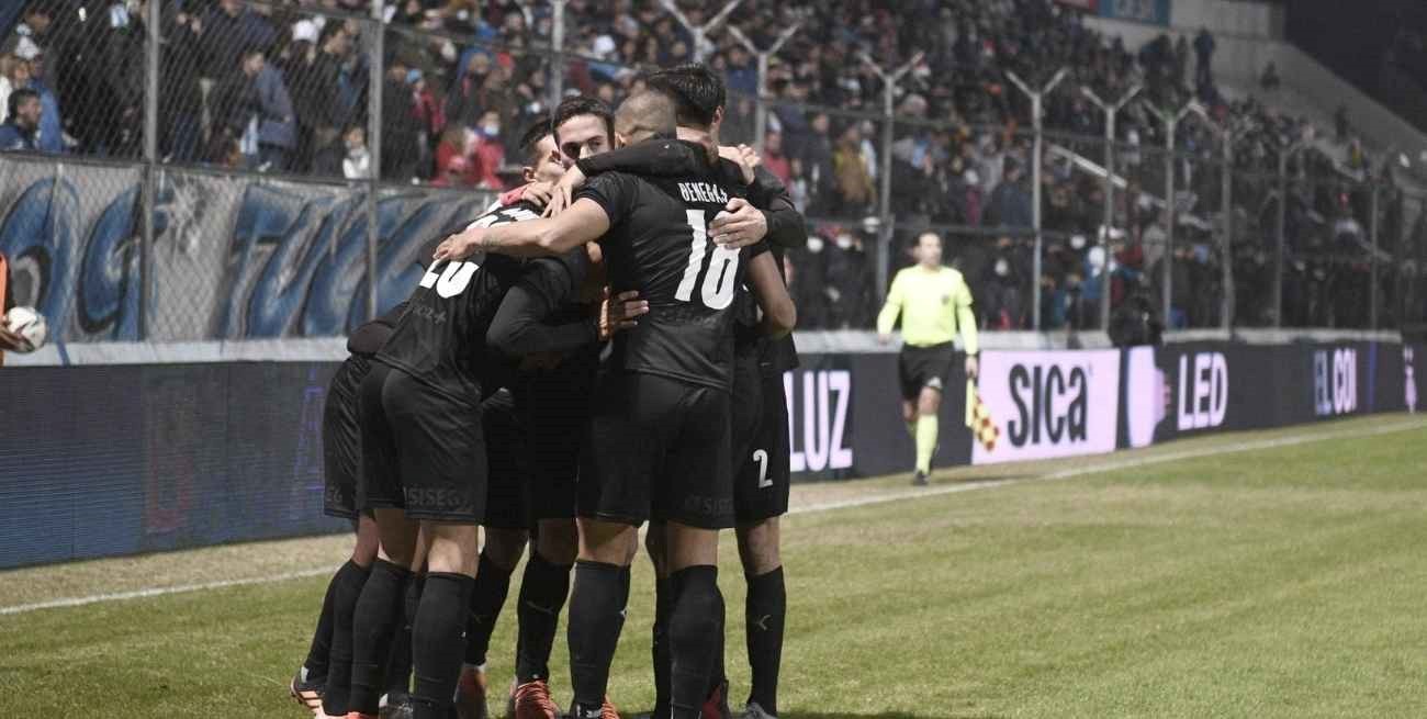 Independiente ganó por 1 a 0 ante Atlético Tucumán y avanzó a los octavos de final de la Copa Argentina