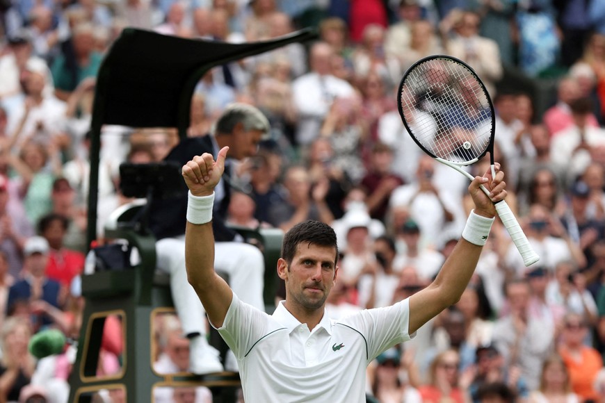 Tennis - Wimbledon - All England Lawn Tennis and Croquet Club, London, Britain - June 27, 2022
Serbia'a Novak Djokovic celebrates after winning his first round match against South Korea's Kwon Soon-woo REUTERS/Paul Childs