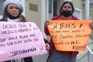 Los hijos de un hombre de 81 años denunciaron que encontraron a su papá en un estado deplorable.