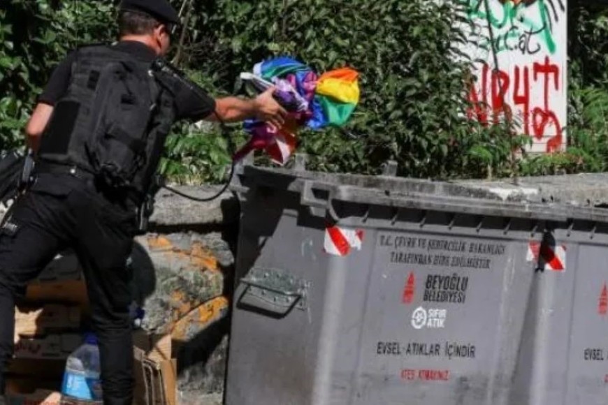 Desde 2014, la oficina del gobernador de Estambul prohíbe la marcha gay.
