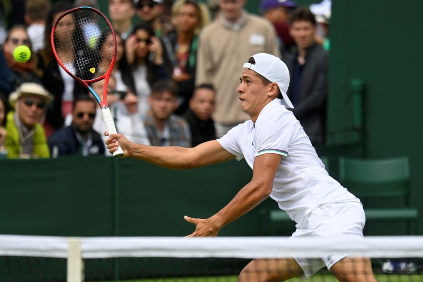 Tennis - Wimbledon - All England Lawn Tennis and Croquet Club, London, Britain - June 28, 2022
Argentina's Sebastian Baez in action during his first round match against Japan's Taro Daniel REUTERS/Toby Melville