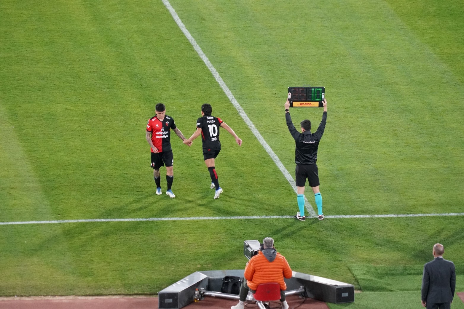  Por la ida de los octavos de final de la Copa Libertadores, Colón y Talleres igualaron 1 a 1 en el estadio Mario Alberto Kempes. 