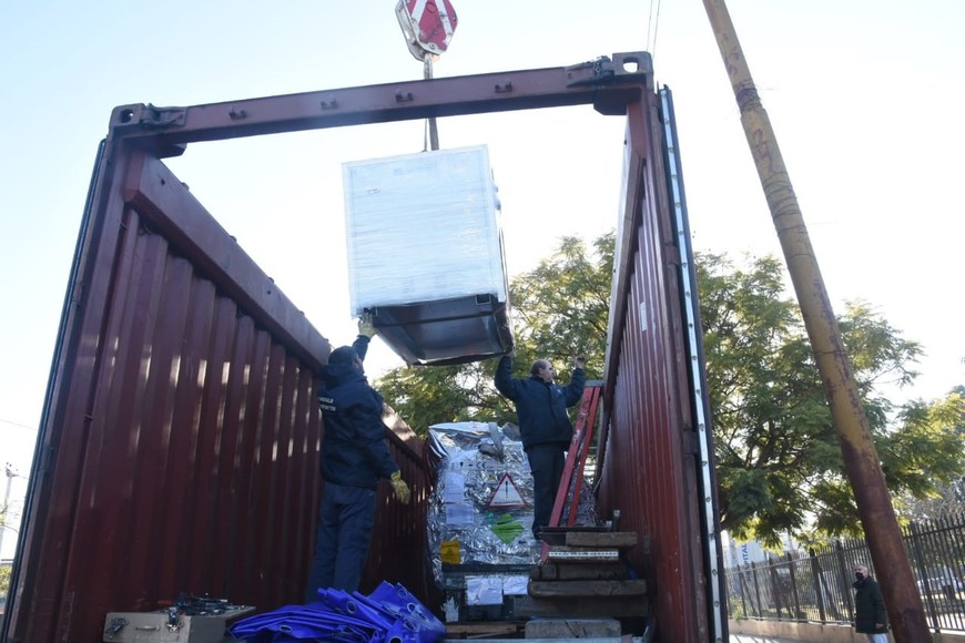 En fotos: así fue el operativo para bajar el resonador en el hospital Alassia