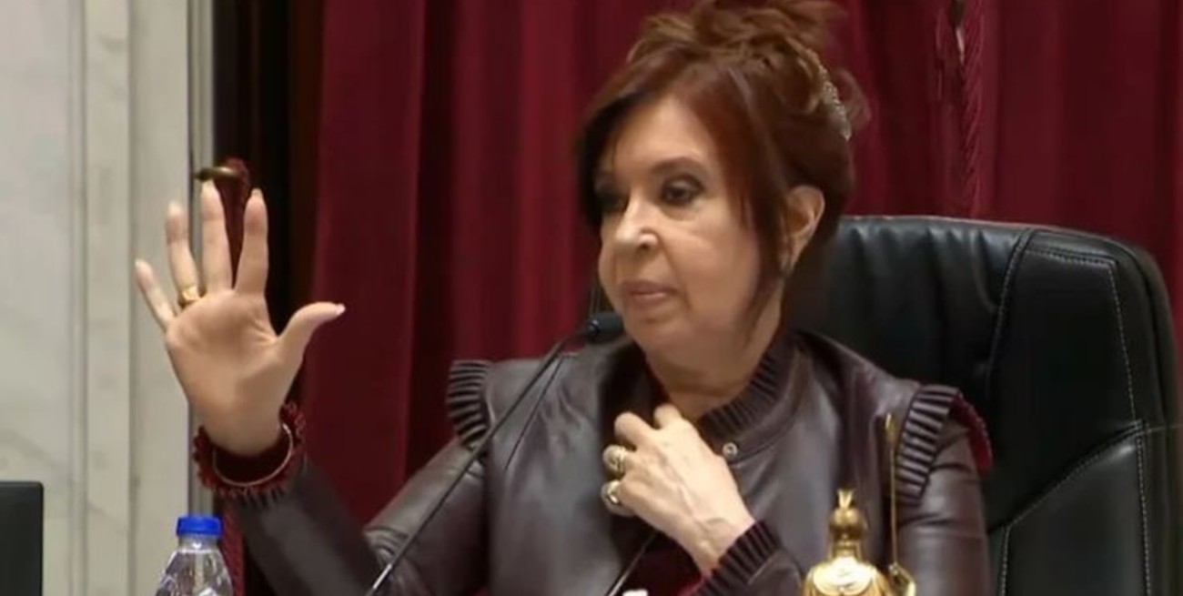 Video: Cristina Kirchner se cruzó con Luis Naidenoff durante la sesión en el Senado