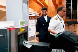 El portal ABC publicó imágenes de los iraníes en el aeropuerto  internacional de Ciudad del Este.