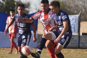 Va por todo. La Salle, que le ganó 2 a 0, a Colón de San Justo, en el partido de ida, quiere clasificarse a la etapa siguiente de la Copa Santa Fe. Crédito: Luis Cetraro