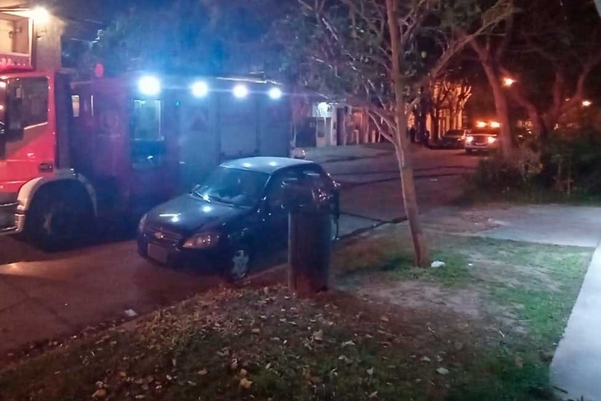 Bomberos acudieron por fuego en una planta alta
