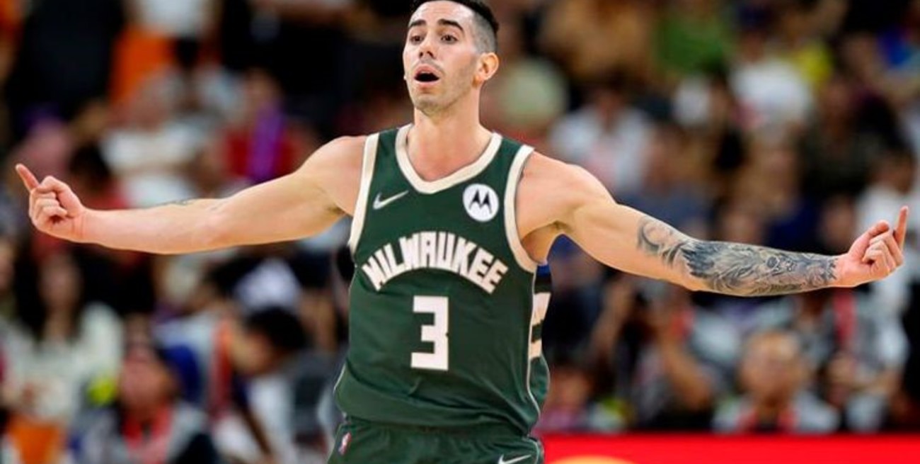 NBA: Milwaukee Bucks finalizó el contrato del argentino Luca Vildoza