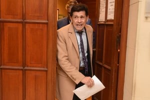 El viernes pasado, el Dr. Oroño debió ser retirado de la sala de audiencias en medio de una crisis de nervios y tras realizar fuertes acusaciones contra la fiscalía.