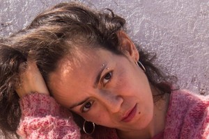 Candelaria comparte la escritura con otras actividades, como el desarrollo de talleres a distancia para Argentina y otros países, la confección de reseñas y artículos, la fotografía y la danza contemporánea. Foto: Gentileza de la autora