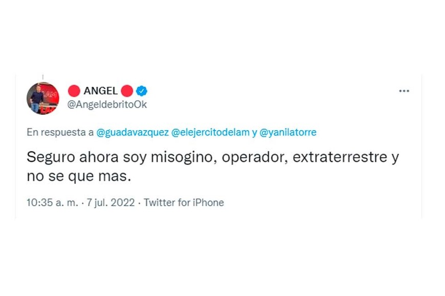 De Brito apuntó contra dos comunicadoras cercanas al gobierno.