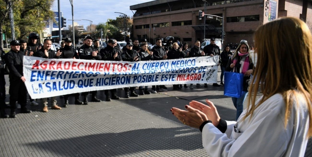 Rosario: el policía baleado fue pasado a una sala general y continúa su evolución