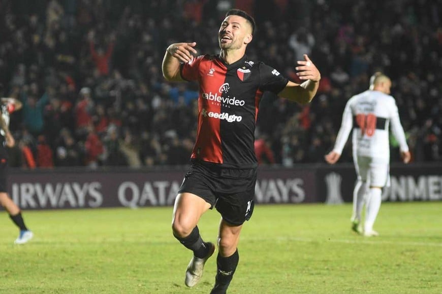 Lértora fue autor de dos goles ante Olimpia, para que Colón clasifique a octavos de final de la Copa Libertadores.