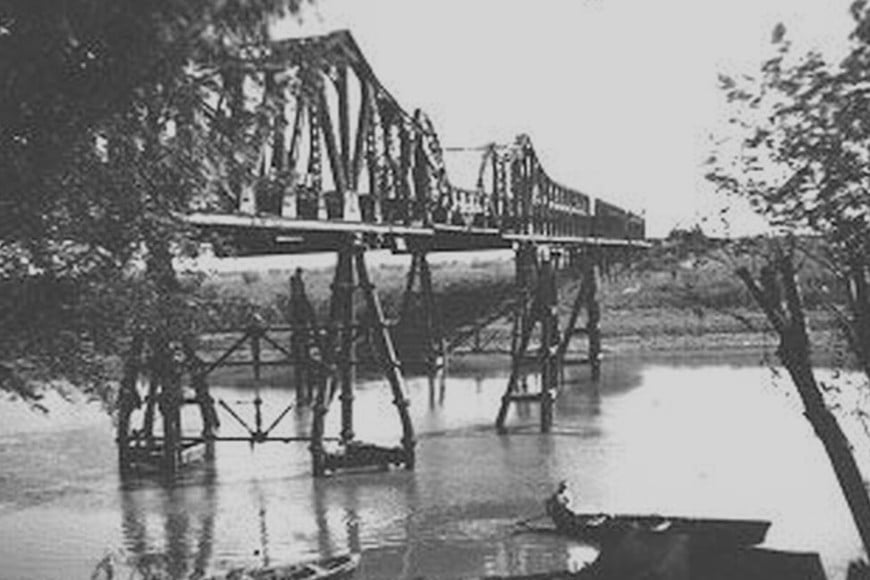 El puente original comenzó a presentar fisuras en 1920. Crédito: Archivo El Litoral