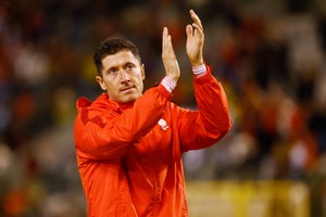 Soccer Football - UEFA Nations League - Group D - Belgium v Poland - King Baudouin Stadium, Brussels, Belgium - June 8, 2022
Poland's Robert Lewandowski applauds fans after the match REUTERS/Yves Herman