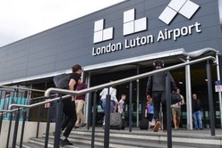 Se derrite la pista de aterrizaje: la insólita razón por la cual cerraron un aeropuerto de Reino Unido