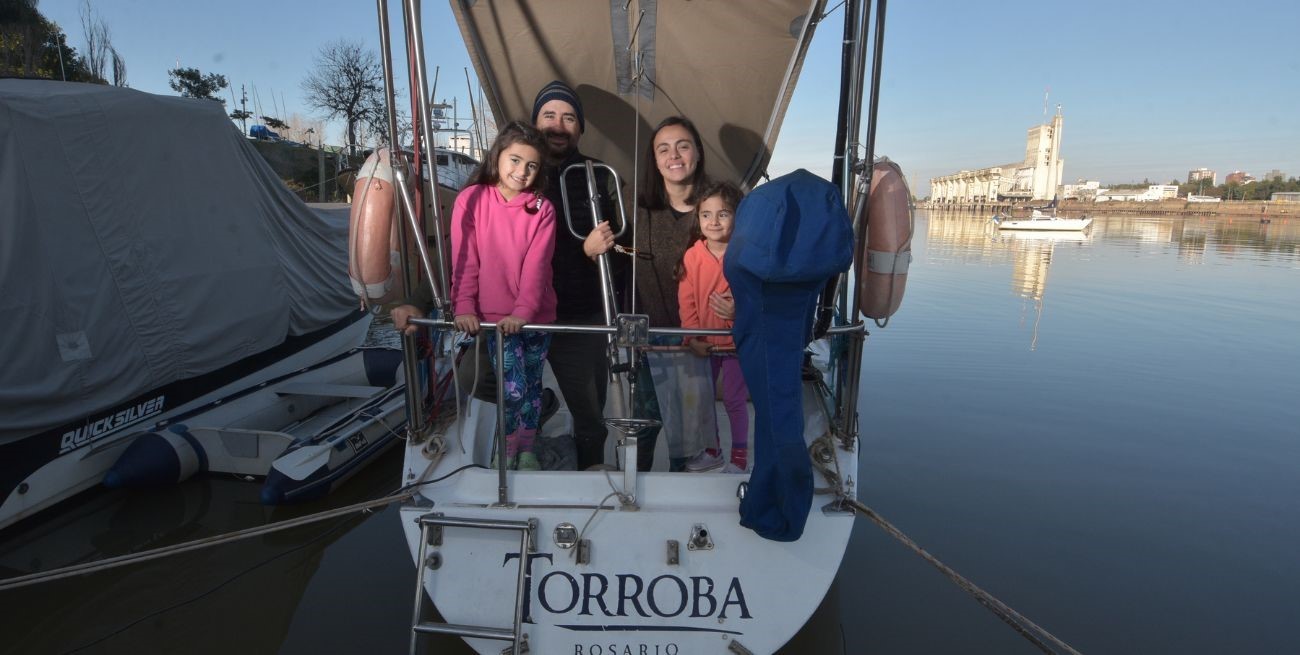 Las vacaciones soñadas, a bordo   de un velero por el río Paraná