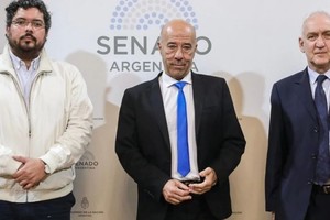 Los embajadores argentinos Pablo Vilas (Honduras), Oscar Laborde (Venezuela) y Gabriel Fucks (Ecuador)