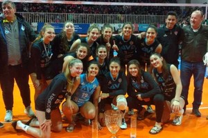 El equipo Sub 18 campeón de Villa Dora. Crédito: Somos Voley.