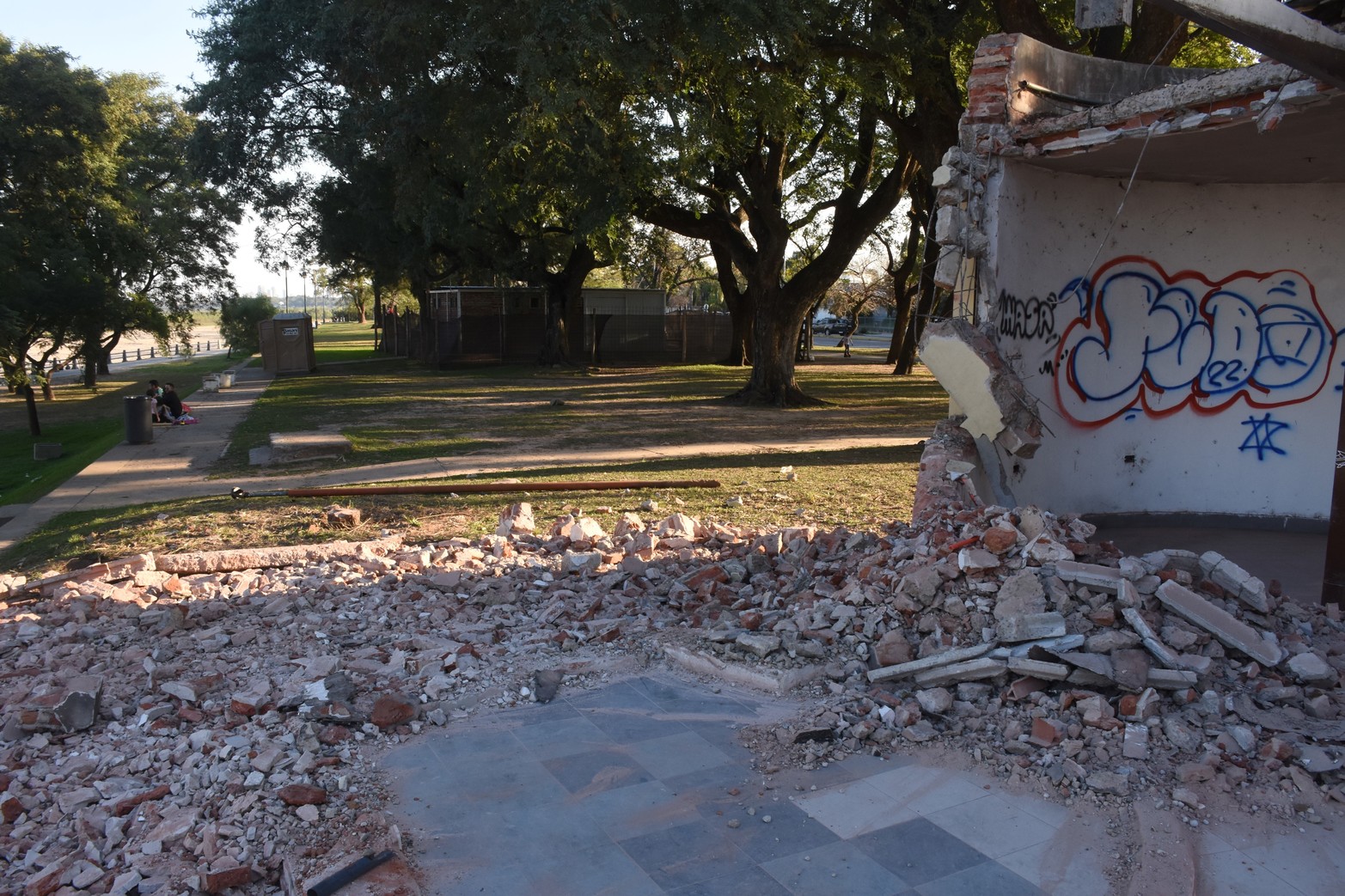 Las obras ya comenzaron sobre la antigua construcción. 
