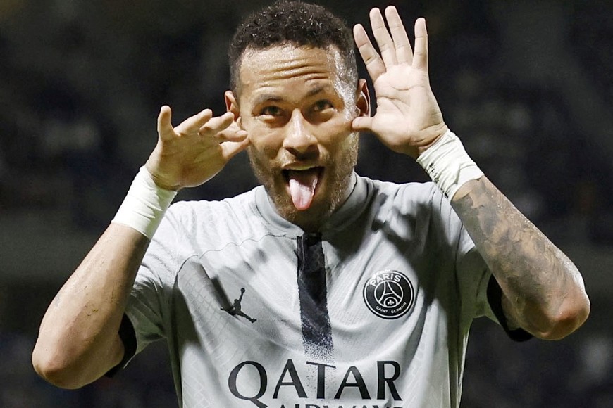 Soccer Football - Pre Season Friendly - Gamba Osaka v Paris Saint-Germain - Suita Stadium, Osaka, Japan - July 25, 2022. Paris St Germain's Neymar celebrates scoring their fifth goal. Mandatory credit Kyodo via REUTERS ATTENTION EDITORS - THIS IMAGE WAS PROVIDED BY A THIRD PARTY. MANDATORY CREDIT. JAPAN OUT. NO COMMERCIAL OR EDITORIAL SALES IN JAPAN