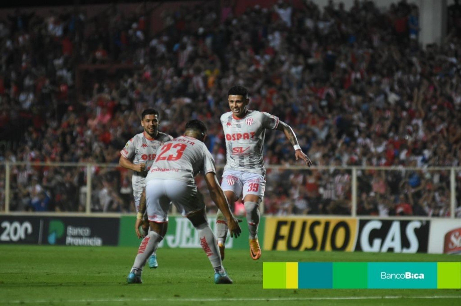 Unión le ganó 2 a 1 a Godoy Cruz e ingresó a zona de Copa Sudamericana