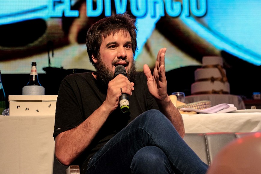 Francisco Dalmasso, profesor de clown, conductor radial y director teatral