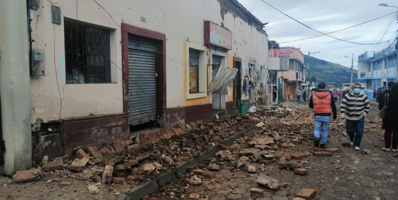 Al menos dos heridos dejó un sismo en la frontera de Ecuador con Colombia 