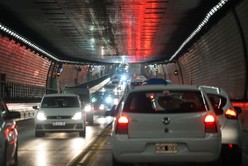 En las vacaciones invernales, unos 235 mil vehículos pasaron por el Túnel Subfluvial