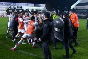 Jorge Baliño quedó en el ojo de la tormenta por su polémico arbitraje en el partido entre Barracas central - Patronato.