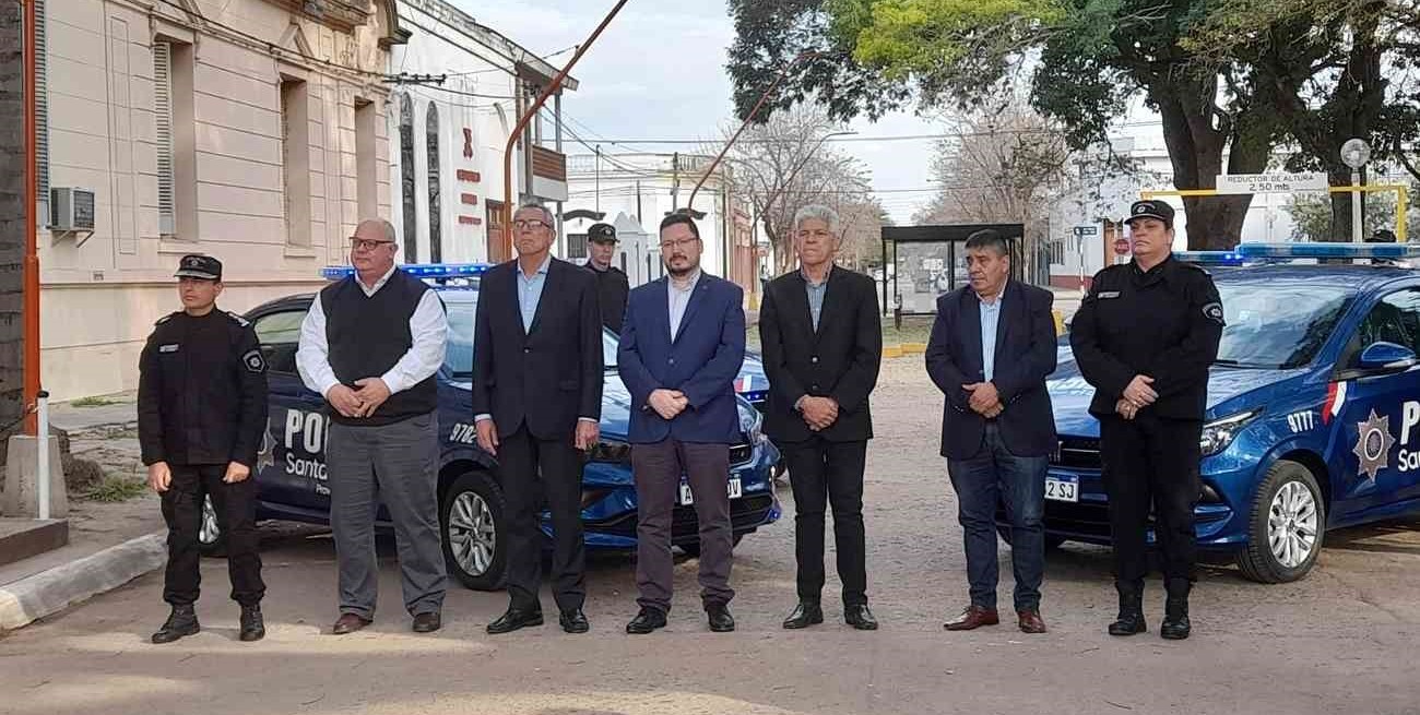 Provincia entregó cuatro nuevos móviles policiales al departamento San Javier