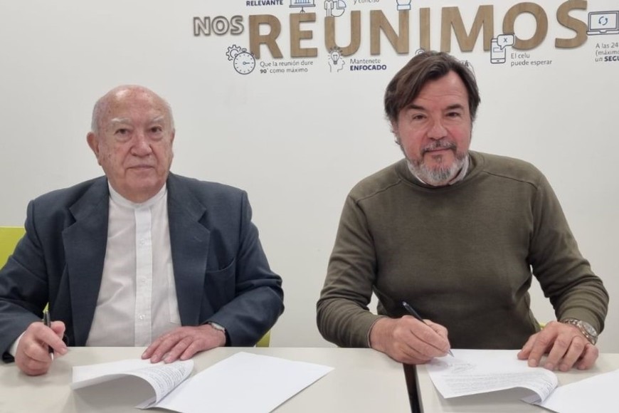 Juan José Sagardía, presidente de la Mutual Jerárquicos y Carlos Abraham, titular del Sanatorio San Gerónimo