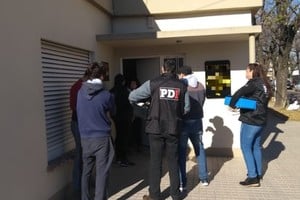 El 8 de junio de 2018 la policía allanó el estudio jurídico de la calle Avellaneda al 1900 de Esperanza.
