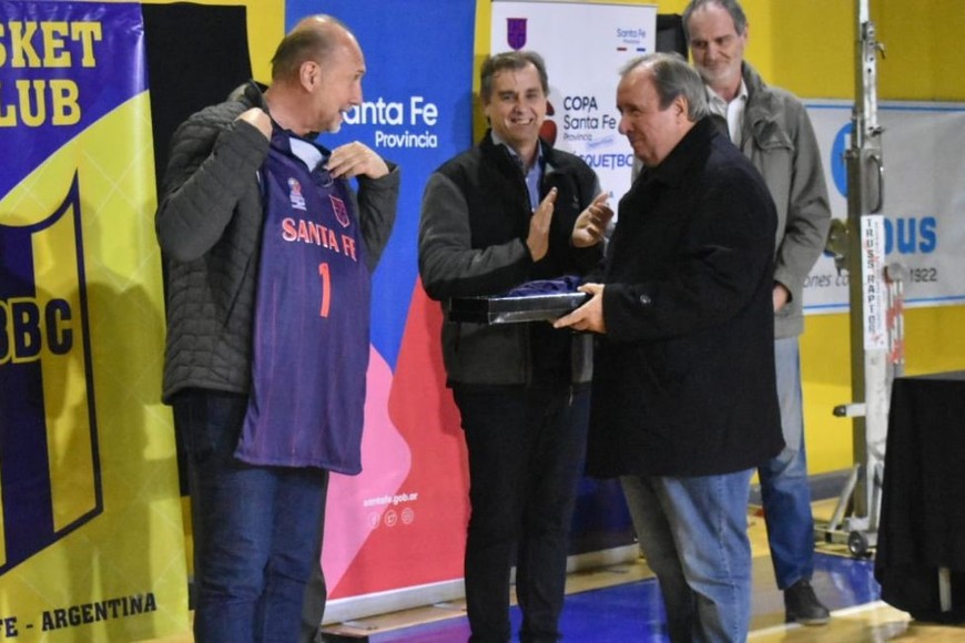 El gobernador Omar Perotti y el presidente de la FEBA, Roberto Monti, estuvieron presentes en el acto de apertura. Crédito: Prensa FEBA.