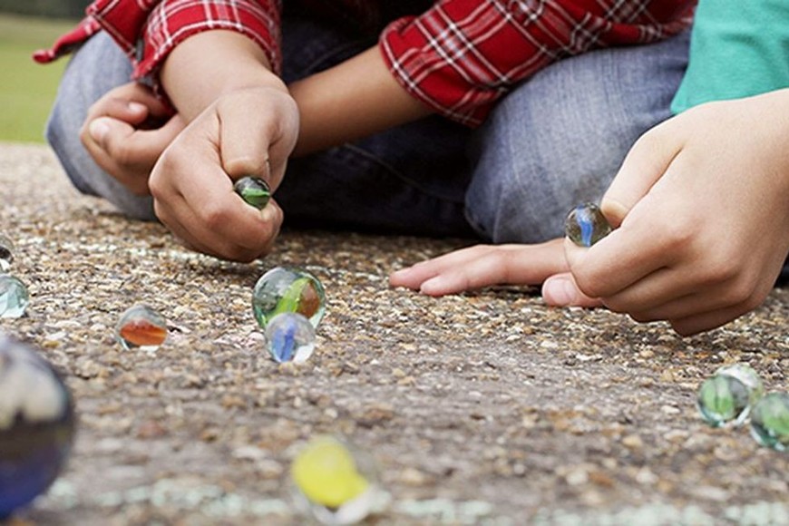 Regresar al terreno, al patio, que los chicos salgan de las pantallas, regresen al aire libre. El proyecto tiene, entre otras cosas, esa lógica.